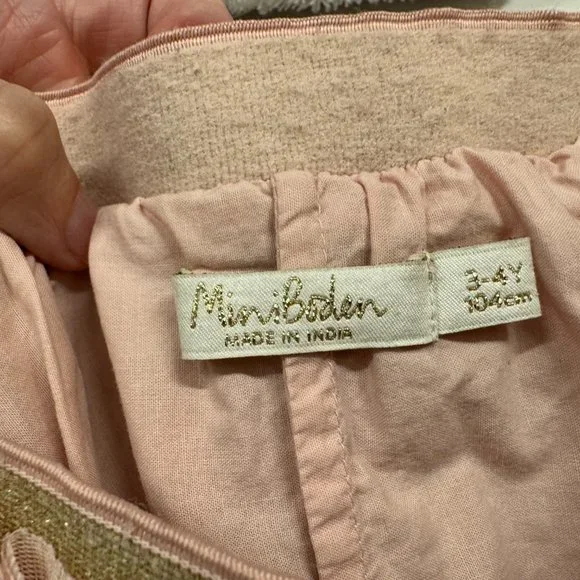 Mini Boden Skirt With Sequin Stars & Hearts - Picture 3 of 6